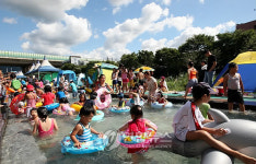 맑은 하늘, 해맑은 동심