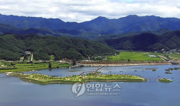 전망대서 본 양구 한반도 인공습지