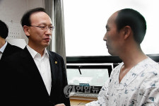 <유성진씨 입, `판도라의 상자되나>(종합)