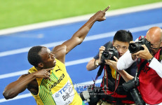 지금은 볼트 시대