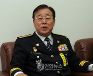 조만기 경남청장 골프연습장 근처에도 안 갈 것