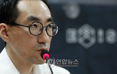 EXIS 프로그램 소개하는 김계중 프로그래머