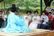 무더위는 대금연주로 잊으세요