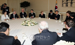 이 대통령, 올브라이트 美 전 국무장관 접견