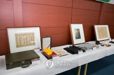 쌍천 이영춘박사 유품 군산시에 기증