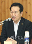 2009축산정책협의회 인사말하는 하영제 2차관