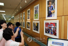 <카메라뉴스> 위암말기 블루윙즈 팬 사진전