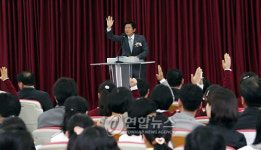 하나둘학교 기념사 하는 김문수 지사