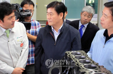 지식경제부장관 로봇제조 업체 방문