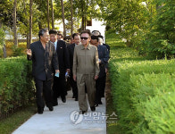 김정일 국방위원장 타조농장 시찰