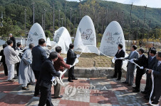 원주 치악산 꿩 설화 조형물 제막