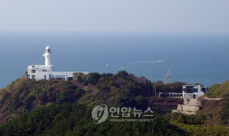 인천 소청도등대 관광객 늘어
