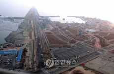 헬기서 촬영한 신시도와 새만금