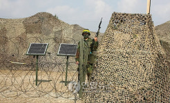 軍 숙영텐트에 태양열 전지 등장