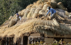 겨울옷 갈아입는 영랑생가