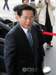 검찰, 수뢰 혐의 군포시장 소환조사