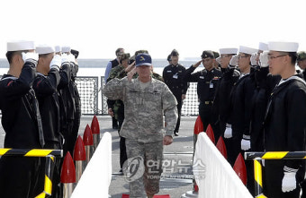 한미연합사령관 해군작전사 방문