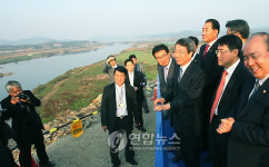 금강 현장 방문한 정총리