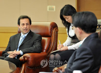 GM대우 마이크 사장, 군산공장 첫 방문