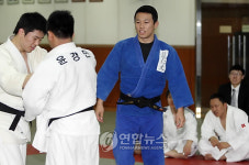 사회봉사하는 왕기춘