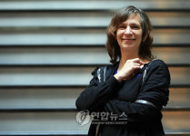 美배우 아만다 플러머