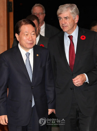 캐나다 외교장관, 유 외교통상부 장관과 면담
