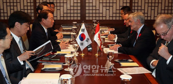 캐나다 외교장관, 유 외교통상부 장관과 면담