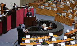 대정부 질문하는 김태원 의원