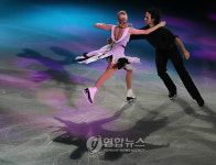 타니스 벨빈-벤자민 아고스토의 갈라 연기