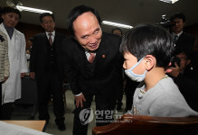 백신접종 현장찾은 안병만 장관