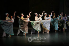 발레 <왕자호동> 예술의전당 오페라극장 무대 위에