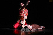 발레 <왕자호동> 예술의전당 오페라극장 무대 위에