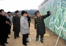 김정일, 군부대 산하 목장 현지지도
