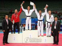 -세계태권도품새- 한국, 첫날 금 3개 싹쓸이