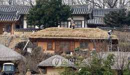 <카메라뉴스> 옷 갈아입는 경주 양동마을