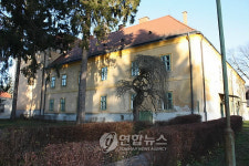 <르포> 천년 수도원의 수사들..신앙과 일