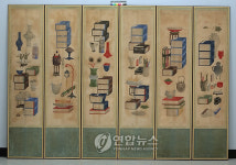 궁중화원이 그린 책가도 병풍