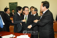 국회, 예산부수법안 일부 등 64건 의결