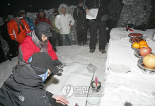 태백산 천제단 찾은 김진선 강원지사