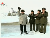 北김정일, 새해 첫 공개활동 희천발전소 시찰