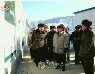 北김정일, 새해 첫 공개활동 희천발전소 시찰