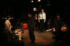 [스테이지2010] 극단 백수광부와 골목길의 <고래>