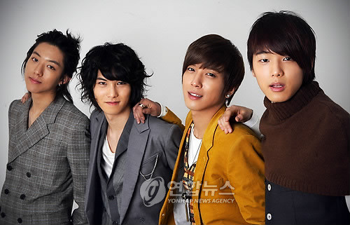 씨엔블루, 데뷔 15주년 새 앨범 엑스(X)로 활약! 현존하는 밴드 붐 속에서 빛나는 이름으로 여전히 무대 장악 중