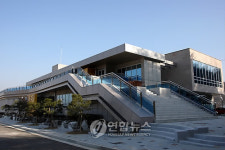 경북 칠곡 군립도서관 개관