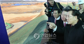죽산보 건설현장 방문한 정총리