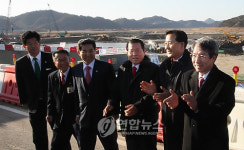 죽산보 건설현장 방문한 정총리