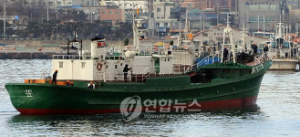 서해는 긴장..동해는 교역