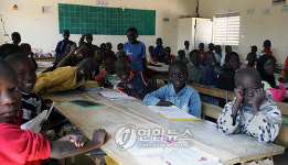 세네갈 초등학교의 어린이들