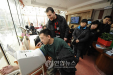 안산외국인센터에 의료진 사랑의 손길 가득