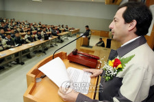 아카몬 GM대우 사장, 노조 행사서 축사